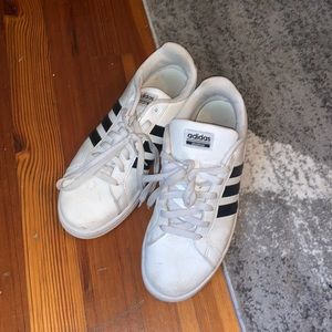 Adidas cloud foam sneaker